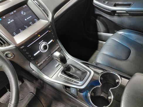 Certified 2018 Ford Edge Titanium AWD/4WD image 27