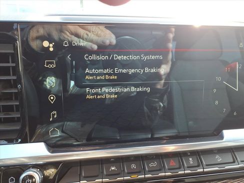 Used 2023 GMC Sierra 1500 Elevation image 25