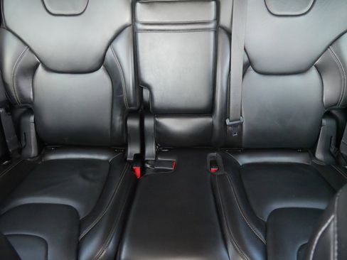 Used 2018 Jeep Cherokee Limited image 13