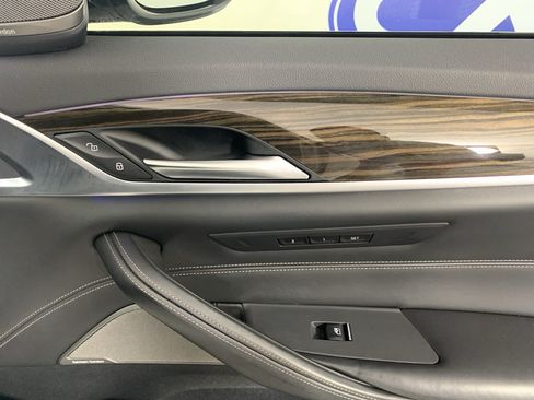 Used 2019 BMW 530i w/ M Sport Package RWD image 39