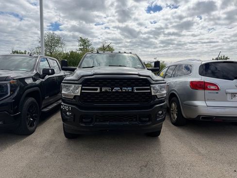 Used 2022 RAM 3500 Big Horn w/ Level A Equipment Group AWD/4WD image 3