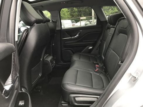 Used 2022 Lincoln Corsair AWD w/ Premium Package image 10