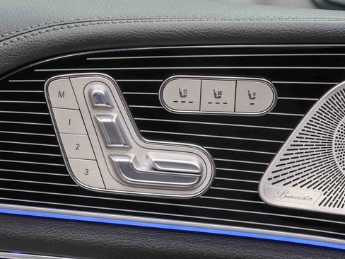 Used 2025 Mercedes-Benz GLS 450 4MATIC image 21