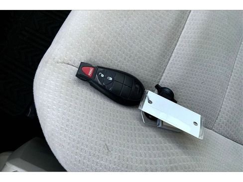 Used 2016 Dodge Grand Caravan SE w/ Quick Order Package 29E SE image 13