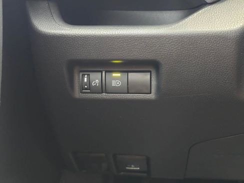 Used 2025 Toyota RAV4 LE image 68