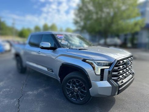 Used 2024 Toyota Tundra Platinum AWD/4WD image 11