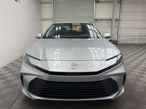 Used 2025 Toyota Camry LE FWD image 9