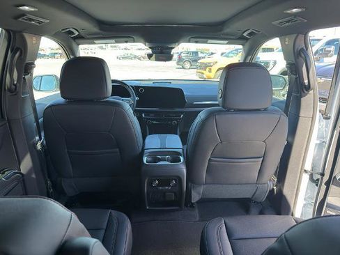 New 2026 Chevrolet Traverse Z71 w/ Enhanced Driving Package image 12