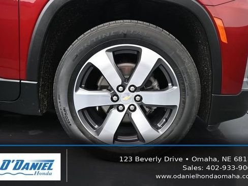 Used 2022 Chevrolet Traverse LT w/ LT Premium Package AWD/4WD image 47