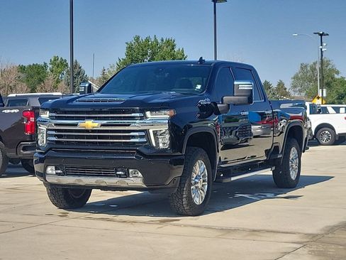 Used 2022 Chevrolet Silverado 2500 High Country w/ Technology Package AWD/4WD image 4