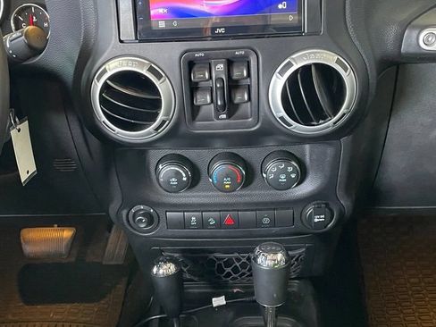 Used 2014 Jeep Wrangler Unlimited Sahara w/ Max Tow Package AWD/4WD image 19