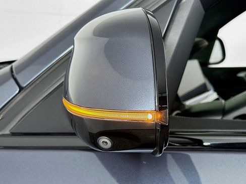 Used 2019 BMW X7 xDrive50i w/ M Sport Package image 22