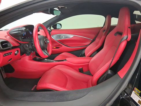 Used 2024 McLaren Artura Coupe image 4