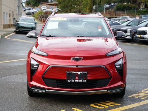 Used 2022 Chevrolet Bolt EUV Premier w/ Launch Edition image 2