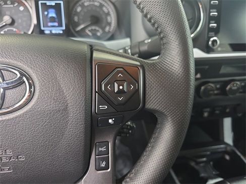 Used 2022 Toyota Tacoma TRD Sport image 18