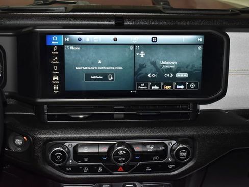 Certified 2024 Jeep Gladiator Sport image 17