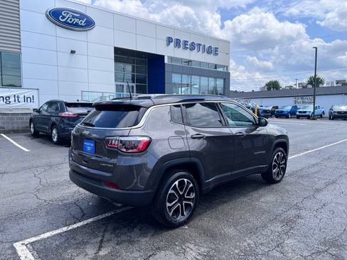 Used 2022 Jeep Compass Limited w/ Sun and Sound Group AWD/4WD image 8