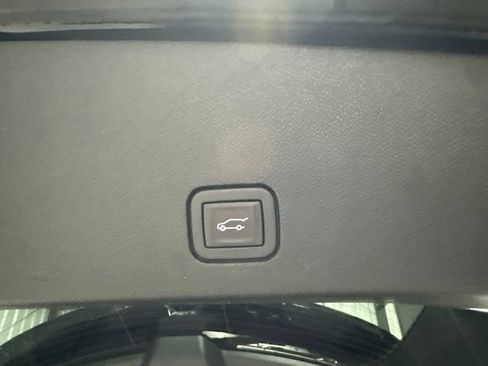 Used 2023 Cadillac XT6 Sport w/ Platinum Package AWD/4WD image 22