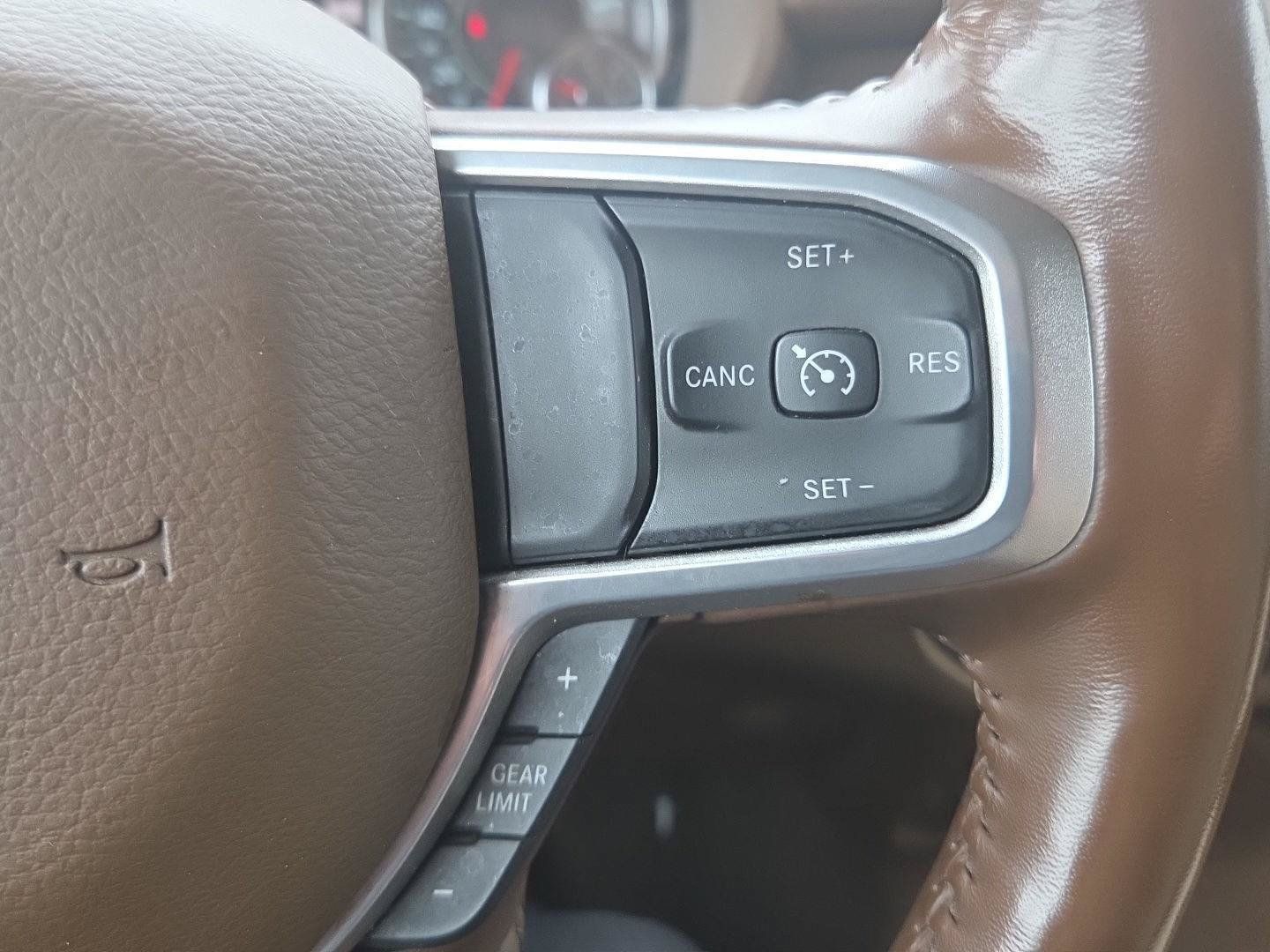 Used 2020 RAM 1500 Laramie AWD/4WD image 11