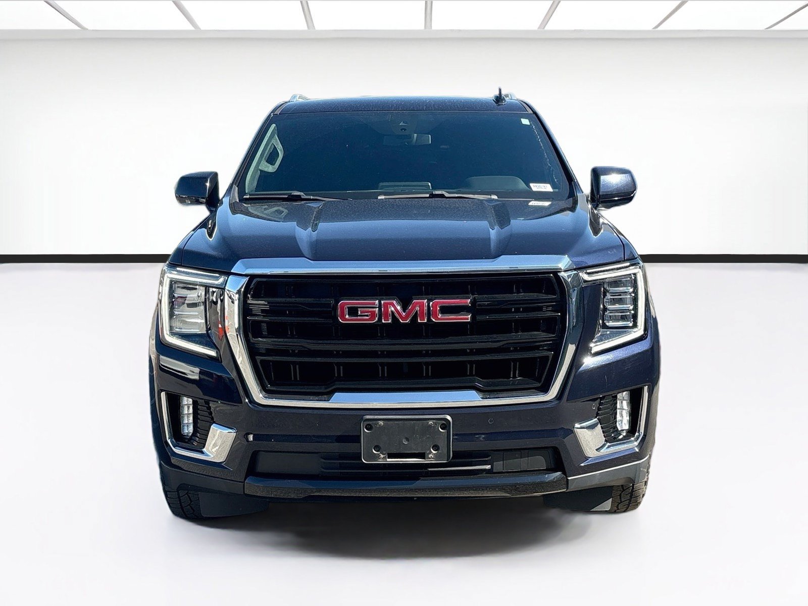 Used 2022 GMC Yukon SLE w/ Gmc Pro Safety Plus Package RWD image 2