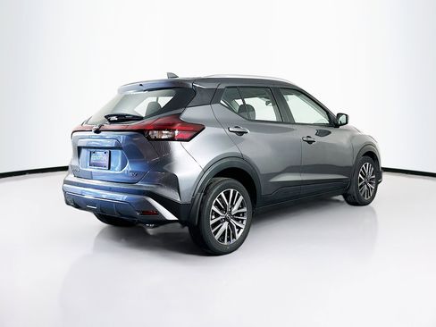 Used 2024 Nissan Kicks SV image 9
