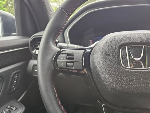 Used 2025 Honda Pilot Black Edition image 31