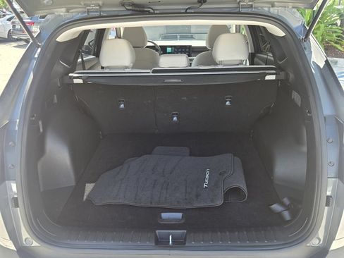 Used 2025 Hyundai Tucson SE FWD image 13