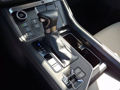 Used 2024 Lexus GX 550 GX 550 Overtrail+ image 22