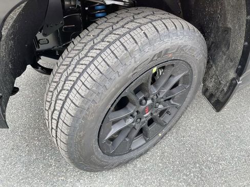 New 2026 Toyota Tundra Limited AWD/4WD image 10