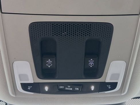 Certified 2023 Honda Pilot Touring image 19