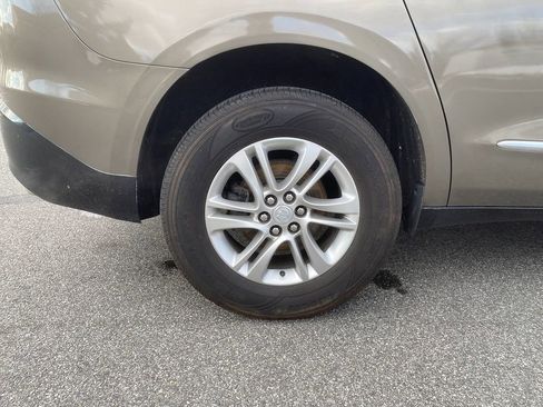 Used 2020 Buick Enclave Essence w/ Sound and Sites Package image 32