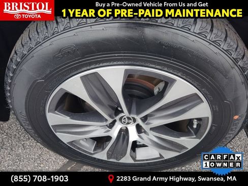 Used 2023 Toyota Highlander XLE AWD/4WD image 12