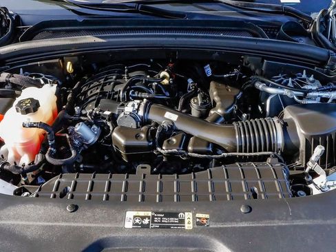 Used 2025 Jeep Grand Cherokee Altitude AWD/4WD image 31