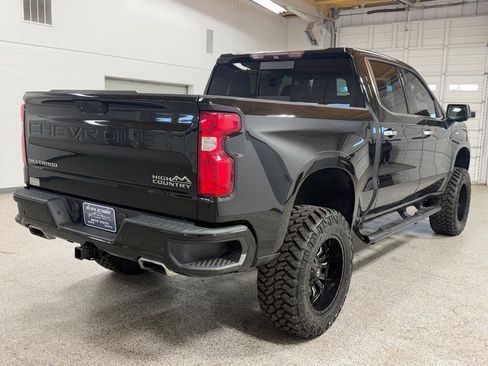 Used 2019 Chevrolet Silverado 1500 High Country w/ Technology Package AWD/4WD image 4