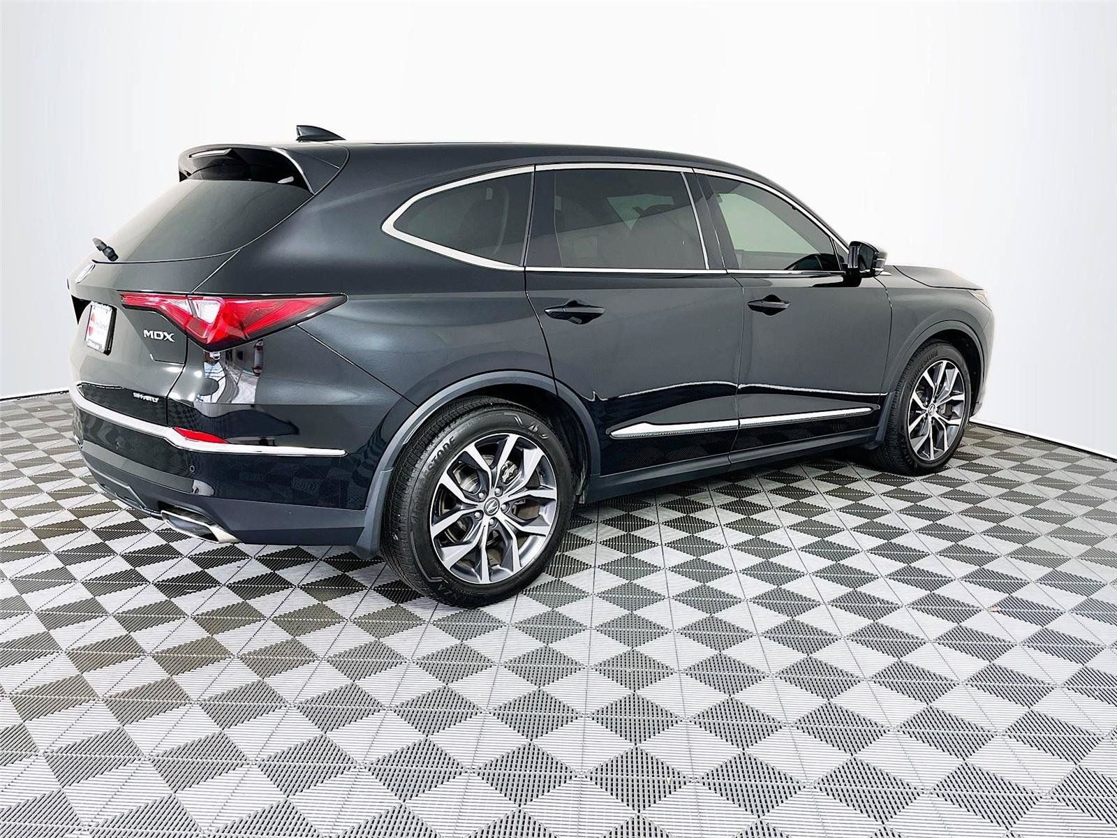 Used 2024 Acura MDX w/ Technology Package AWD/4WD image 10