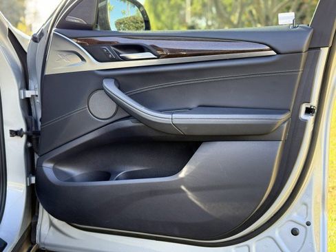 Used 2019 BMW X4 xDrive30i w/ Executive Package image 18