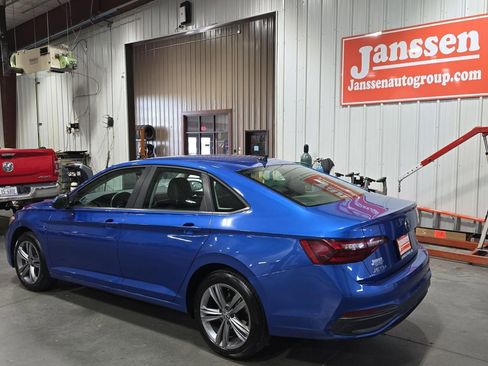 Used 2024 Volkswagen Jetta SE image 3