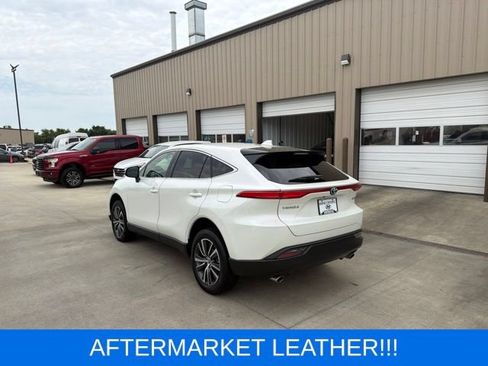 Used 2022 Toyota Venza LE AWD/4WD image 5