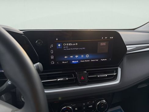 Used 2025 Chevrolet TrailBlazer LT w/ Convenience Package image 25