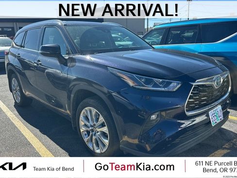 Used 2021 Toyota Highlander Limited AWD/4WD image 1
