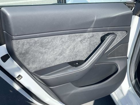 Used 2018 Tesla Model 3 Long Range image 24