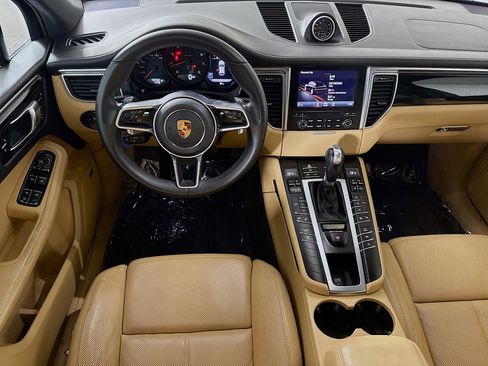 Used 2018 Porsche Macan image 17