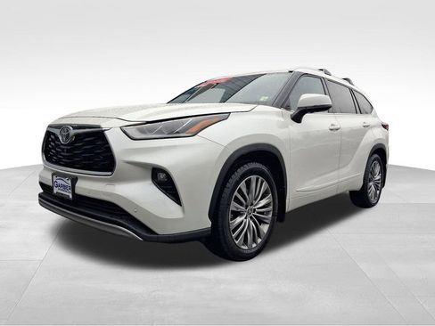 Used 2021 Toyota Highlander Platinum image 1