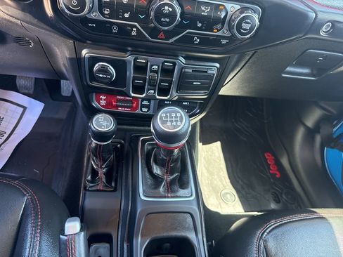 Used 2022 Jeep Wrangler Unlimited Rubicon w/ LED Lighting Group AWD/4WD image 20