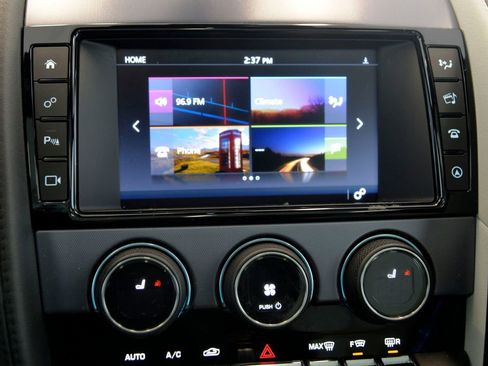 Used 2018 Jaguar F-TYPE Coupe image 19