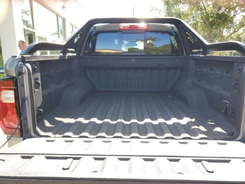 Certified 2025 GMC Canyon AT4 w/ Nightfall Edition AWD/4WD image 28