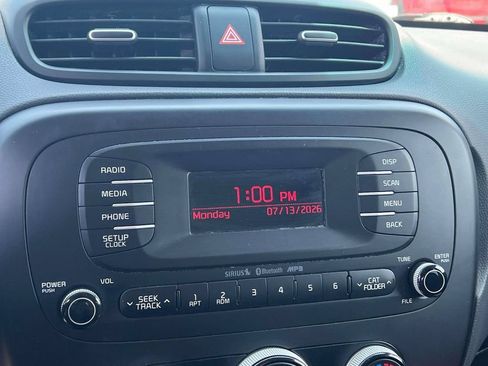Used 2016 Kia Soul FWD image 32