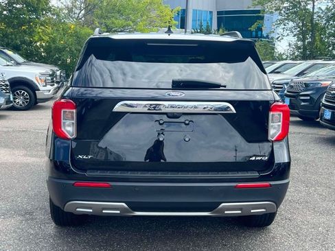 Used 2023 Ford Explorer XLT w/ Equipment Group 202A AWD/4WD image 7