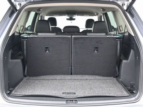 Used 2024 Volkswagen Atlas SE w/ Black Wheel Package image 13