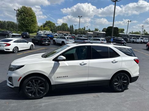 Used 2022 Chevrolet Equinox RS w/ RS Leather Package AWD/4WD image 10